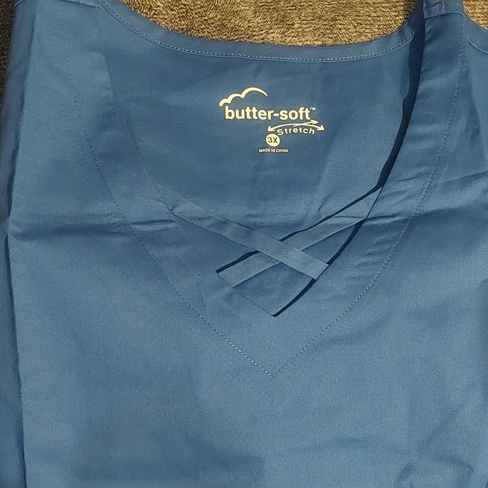 Scrub top - Picture 4 of 4